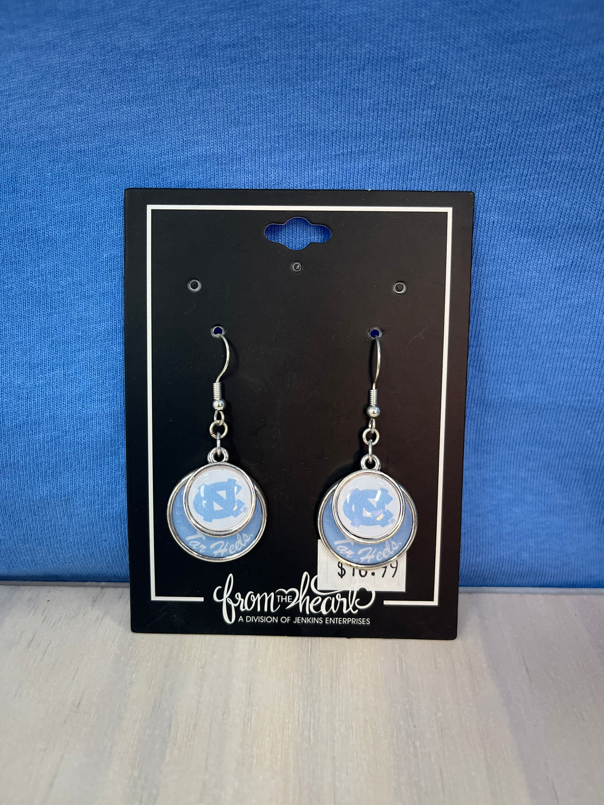 UNC Round Dangling Earrings